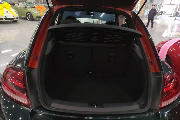 Used Volkswagen Beetle 2018 180TSI Joyful Orange Edition Trunk