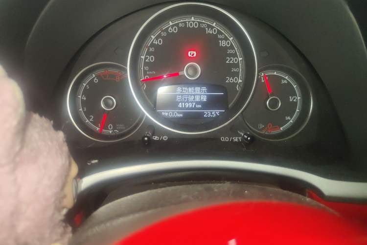 Used Volkswagen Beetle 2018 180TSI Shangle Model Odometer Close Up