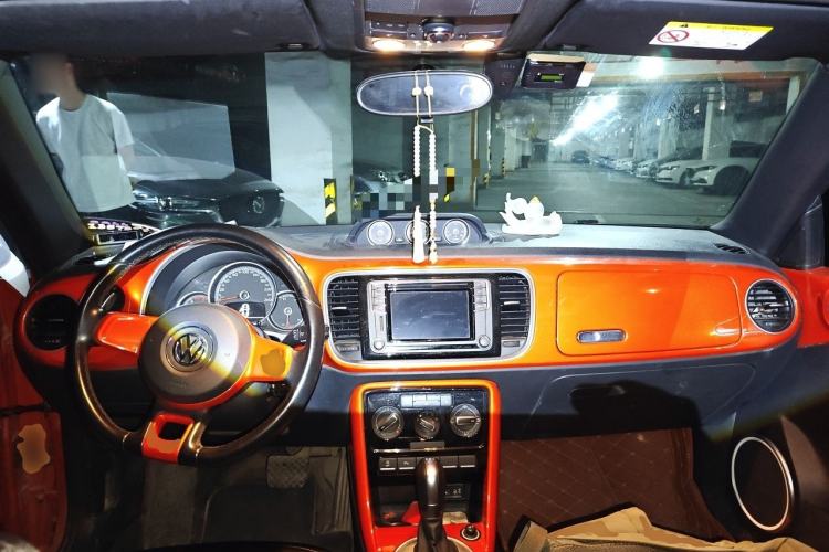 Used Volkswagen Beetle 2018 180TSI Joyful Orange Edition Center Console