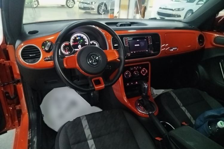 Used Volkswagen Beetle 2018 180TSI Shangle Model Center Console
