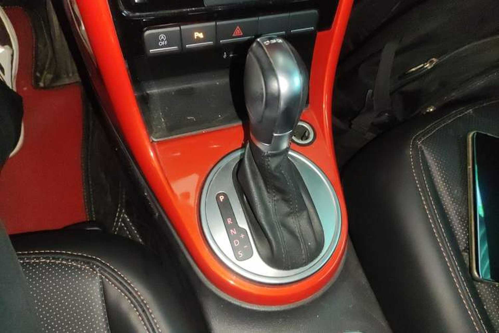 Used Volkswagen Beetle 2018 180TSI Joyful Orange Edition Gear Lever