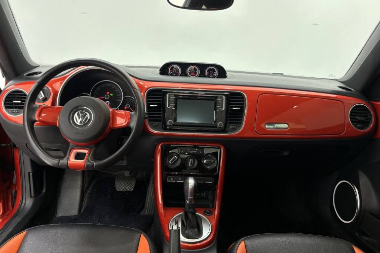 Used Volkswagen Beetle 2018 180TSI Joyful Orange Edition Interior 1