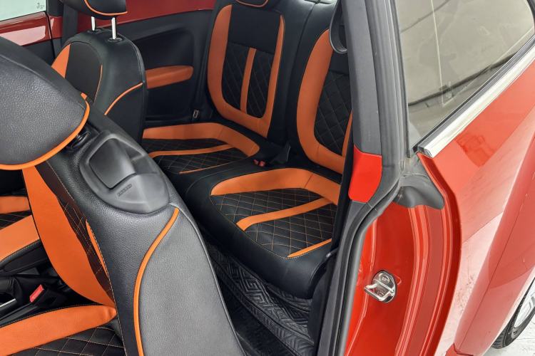 Used Volkswagen Beetle 2018 180TSI Joyful Orange Edition Interior 5