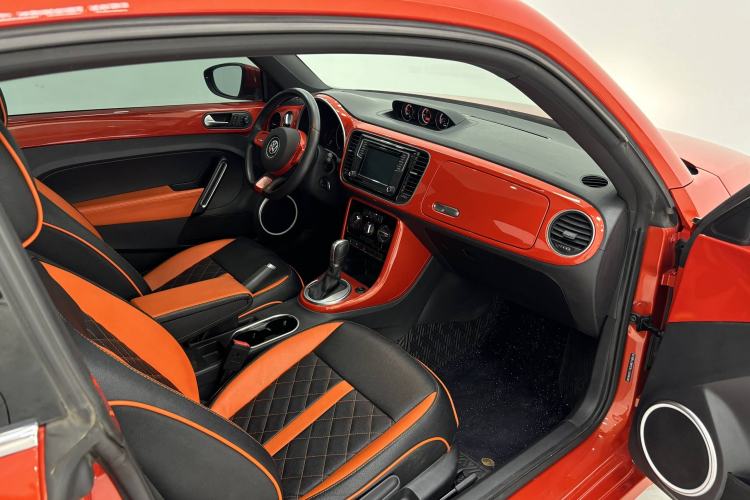 Used Volkswagen Beetle 2018 180TSI Joyful Orange Edition Interior 8