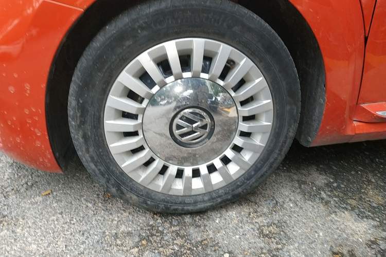 Used Volkswagen Beetle 2018 180TSI Shangle Model Left Front Wheel Hub