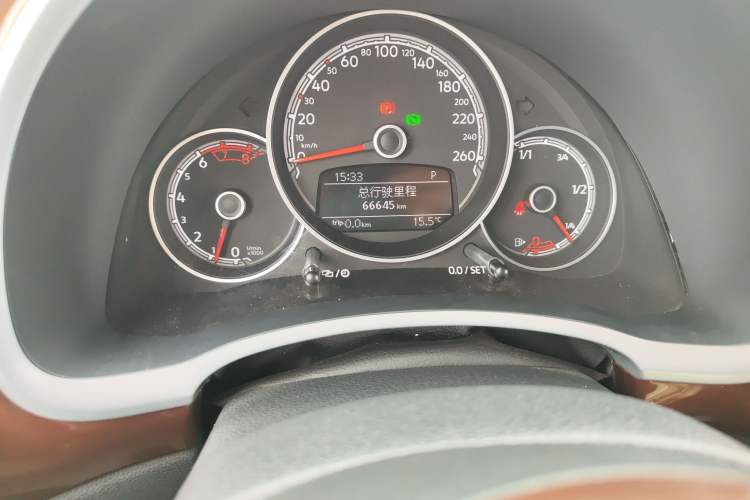 Used Volkswagen Beetle 2018 180TSI Yile Model Odometer Close Up