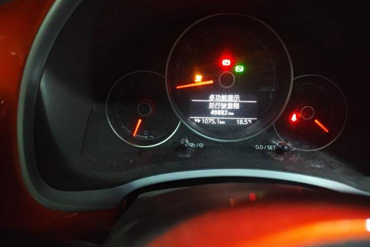 Used Volkswagen Beetle 2018 180TSI Joyful Orange Edition Odometer Close Up