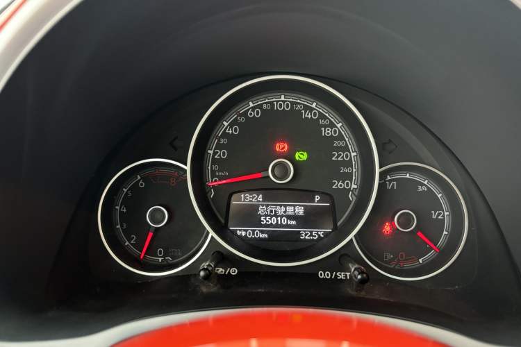 Used Volkswagen Beetle 2018 180TSI Joyful Orange Edition Odometer Close Up