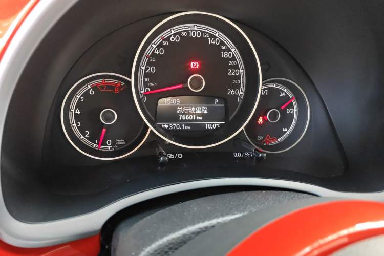 Used Volkswagen Beetle 2018 180TSI Joyful Orange Edition Odometer Close Up