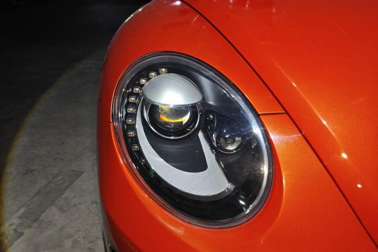 Used Volkswagen Beetle 2018 180TSI Joyful Orange Edition Right Front Headlight