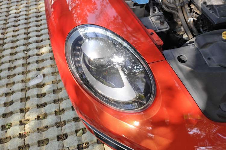 Used Volkswagen Beetle 2018 180TSI Joyful Orange Edition Right Front Headlight