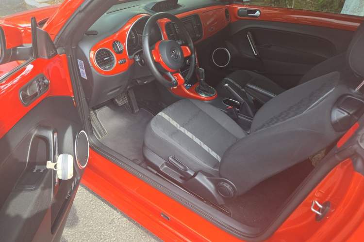 Used Volkswagen Beetle 2018 180TSI Joyful Orange Edition Driver Seat