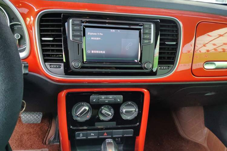 Used Volkswagen Beetle 2018 180TSI Shangle Model Audio And AC Panel
