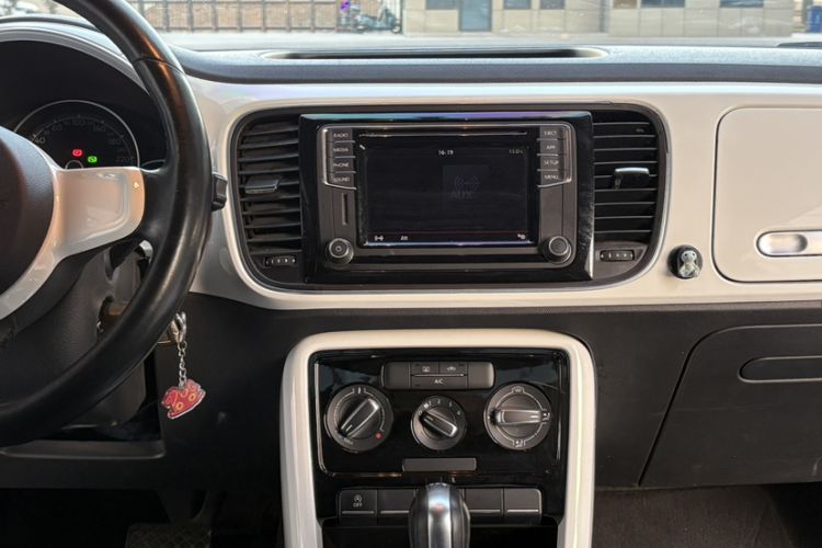 Used Volkswagen Beetle 2018 180TSI Yile Model Interior 5