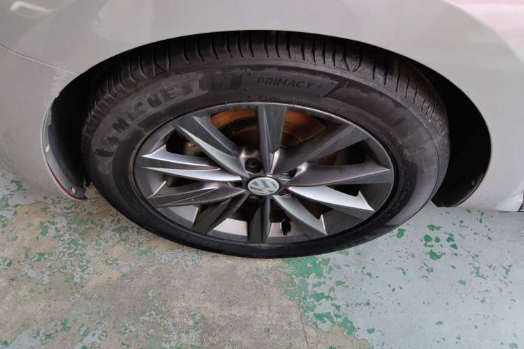 Used Volkswagen Beetle 2018 180TSI Shangle Model Left Front Wheel Hub