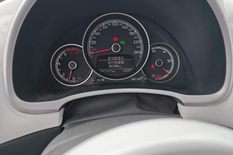 Used Volkswagen Beetle 2018 180TSI Yile Model Odometer Close Up