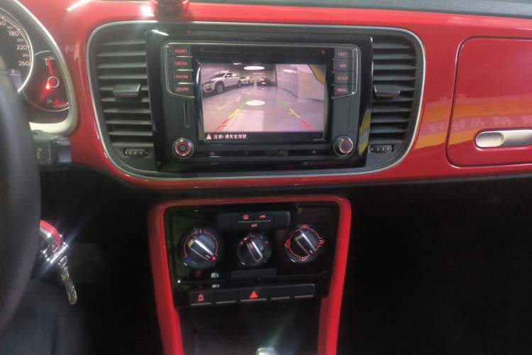 Used Volkswagen Beetle 2018 180TSI Yile Model Audio And AC Panel