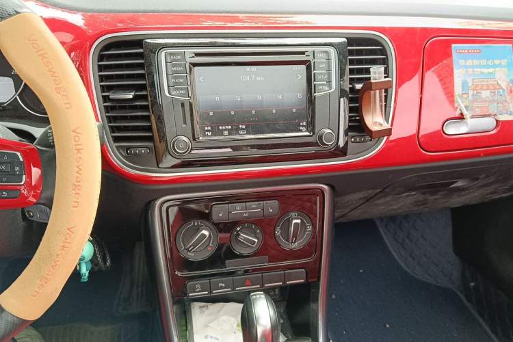 Used Volkswagen Beetle 2018 180TSI Shangle Model Audio And AC Panel