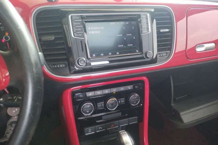Used Volkswagen Beetle 2018 280TSI Zongle Model Audio And AC Panel