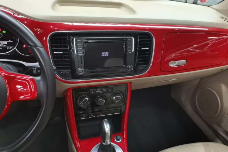 Used Volkswagen Beetle 2018 180TSI Shangle Model Audio And AC Panel