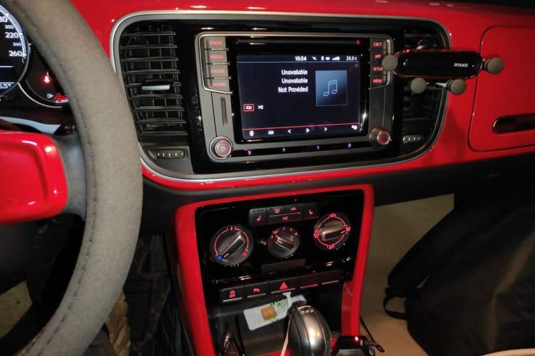 Used Volkswagen Beetle 2018 180TSI Shangle Model Audio And AC Panel