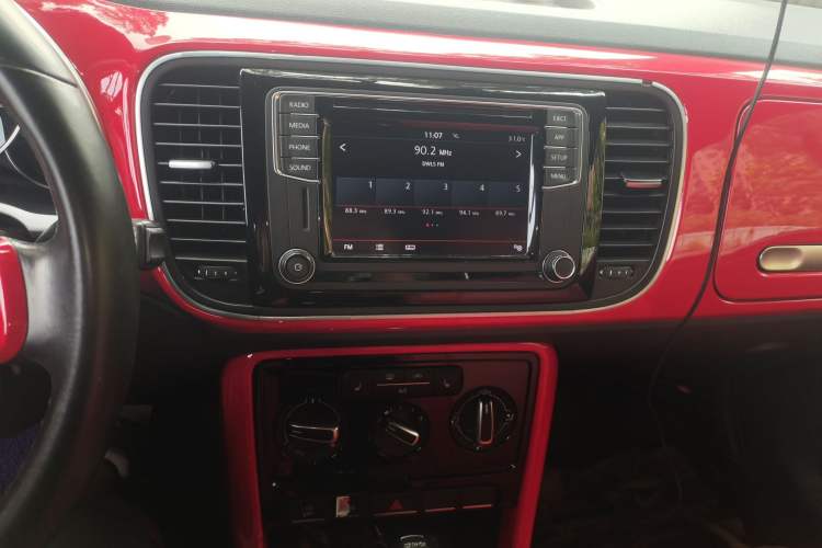 Used Volkswagen Beetle 2018 180TSI Shangle Model Audio And AC Panel