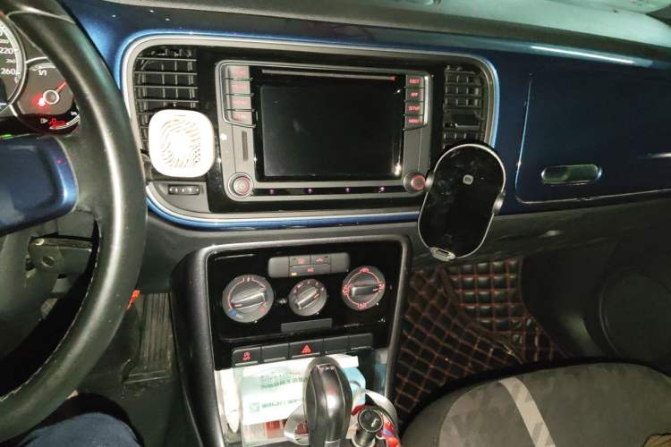 Used Volkswagen Beetle 2018 180TSI Yile Model Audio And AC Panel