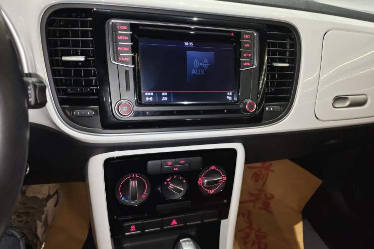 Used Volkswagen Beetle 2018 180TSI Yile Model Audio And AC Panel