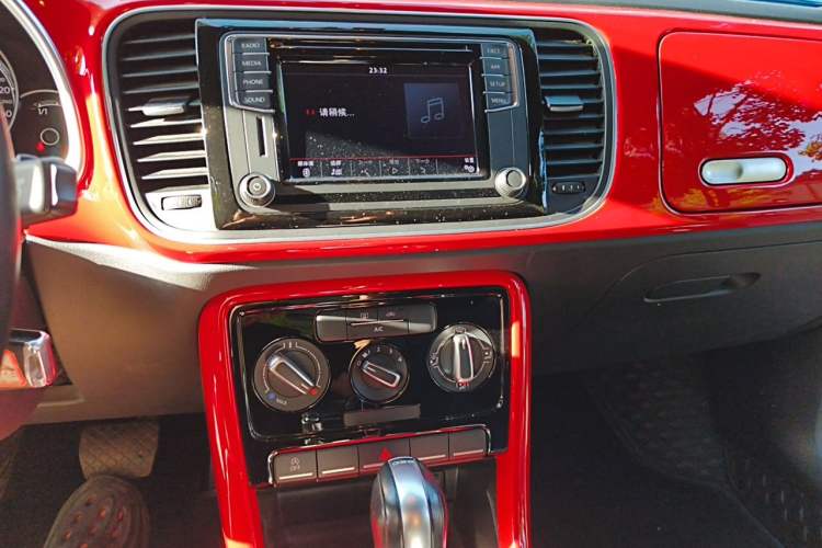 Used Volkswagen Beetle 2018 180TSI Yile Model Audio And AC Panel