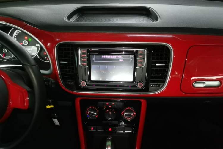 Used Volkswagen Beetle 2018 180TSI Yile Model Audio And AC Panel