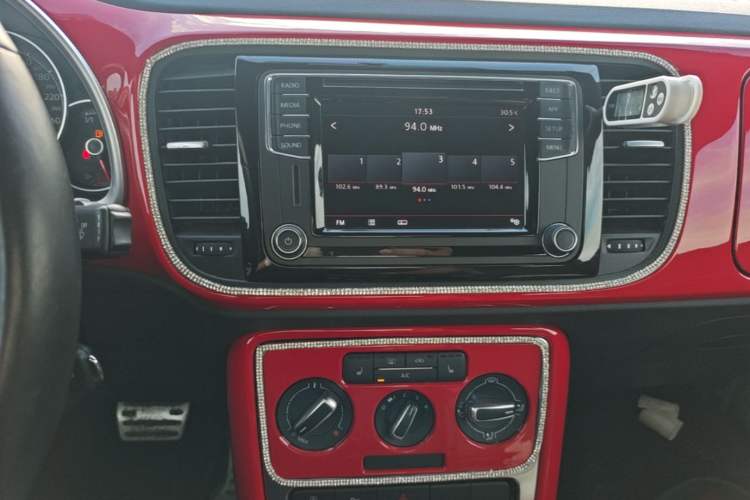 Used Volkswagen Beetle 2018 180TSI Shangle Model Audio And AC Panel
