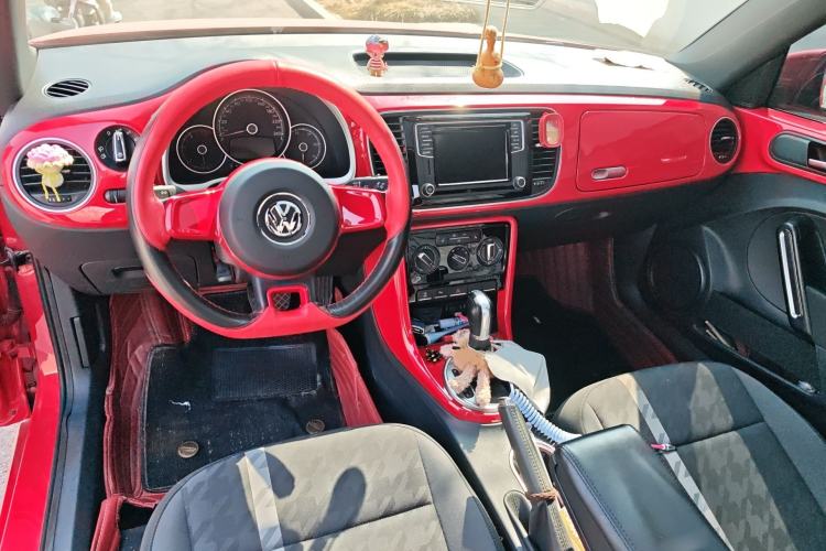 Used Volkswagen Beetle 2018 180TSI Shangle Model Center Console