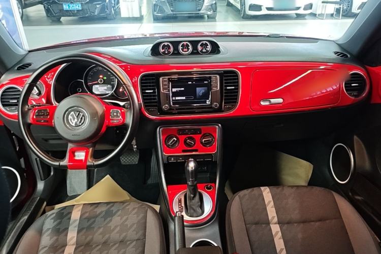 Used Volkswagen Beetle 2018 180TSI Shangle Model Center Console