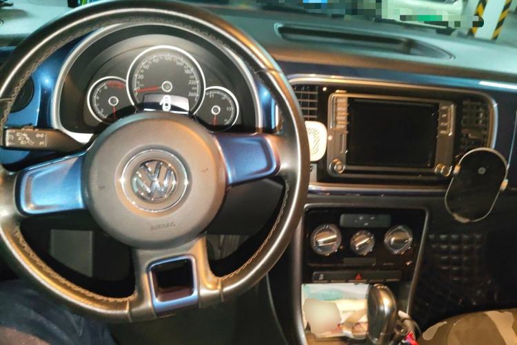 Used Volkswagen Beetle 2018 180TSI Yile Model Center Console