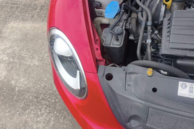 Used Volkswagen Beetle 2018 180TSI Majestic Red Edition Engine Bay Right
