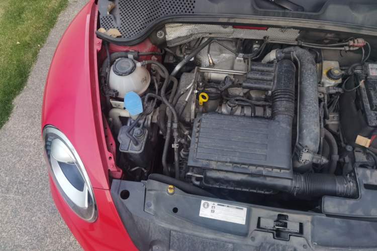 Used Volkswagen Beetle 2018 180TSI Majestic Red Edition Engine Bay Right