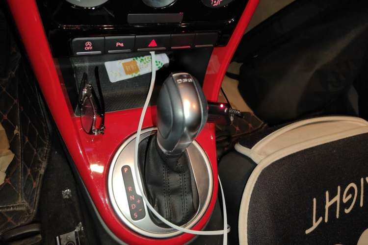 Used Volkswagen Beetle 2018 180TSI Shangle Model Gear Lever