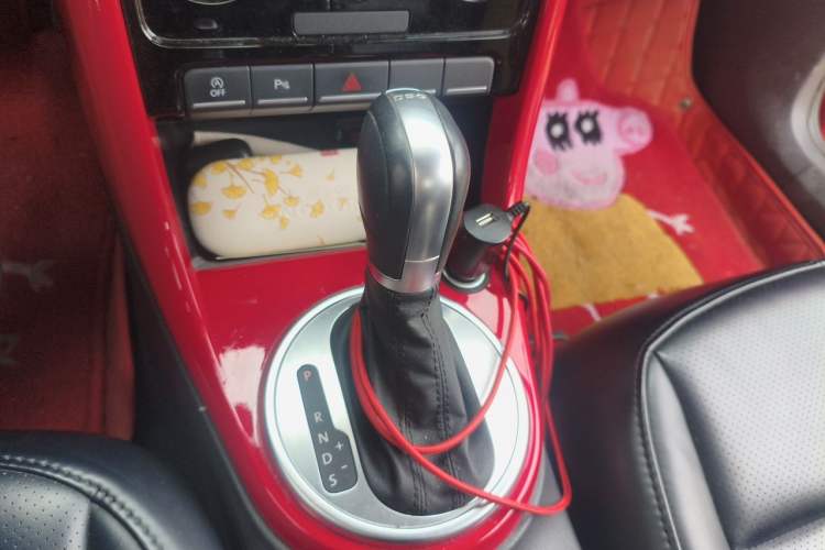 Used Volkswagen Beetle 2018 180TSI Majestic Red Edition Gear Lever