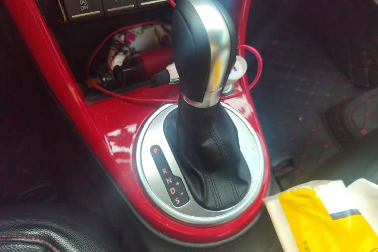 Used Volkswagen Beetle 2018 180TSI Majestic Red Edition Gear Lever