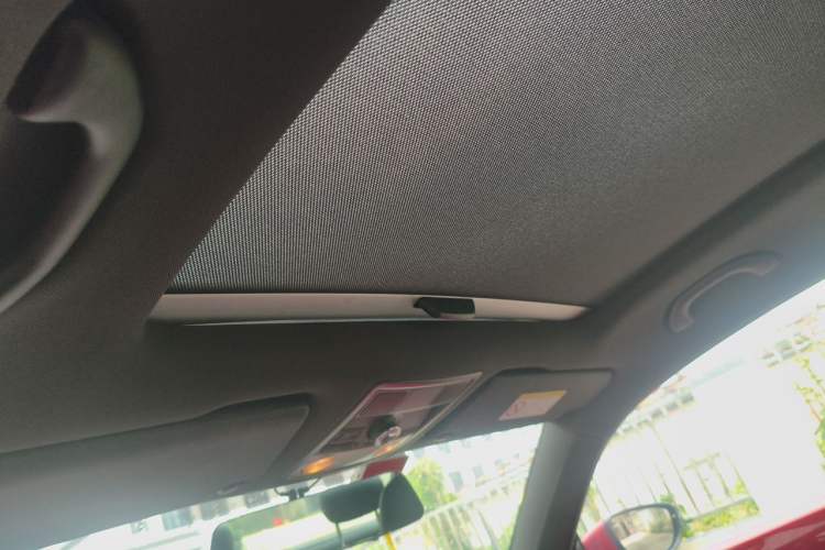 Used Volkswagen Beetle 2018 180TSI Majestic Red Edition Headliner