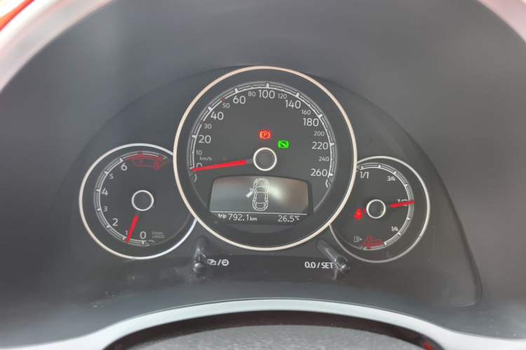 Used Volkswagen Beetle 2018 180TSI Joyful Orange Edition Instrument Cluster