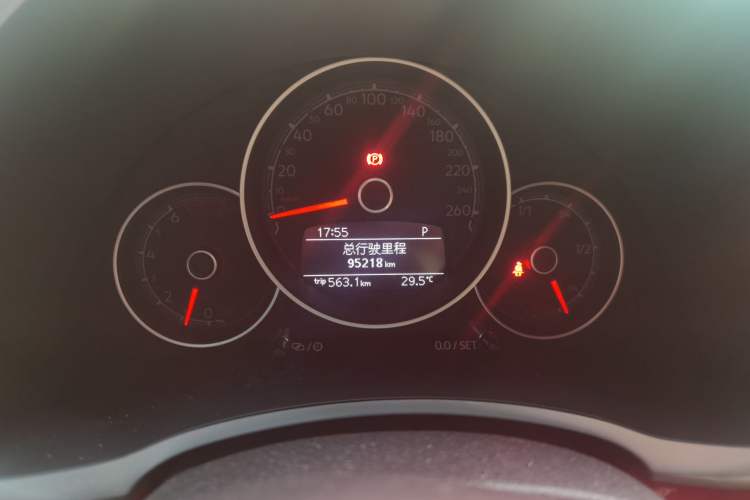 Used Volkswagen Beetle 2018 180TSI Majestic Red Edition Instrument Cluster