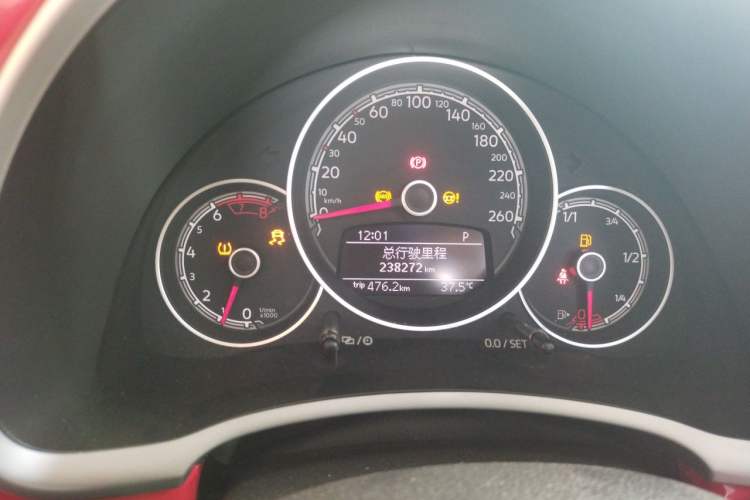 Used Volkswagen Beetle 2018 280TSI Zongle Model Odometer Close Up