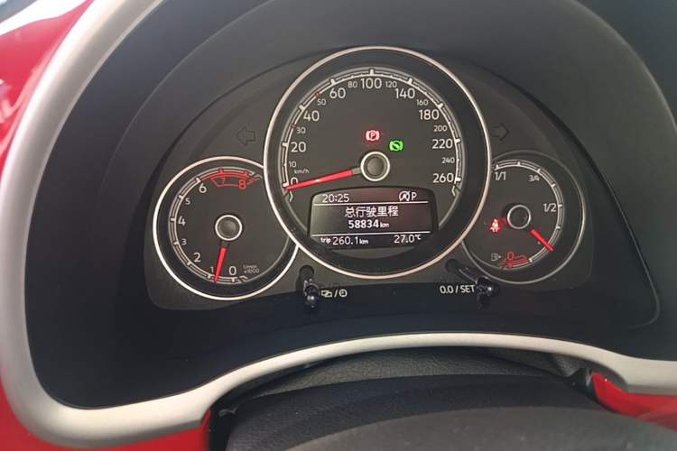 Used Volkswagen Beetle 2018 180TSI Yile Model Odometer Close Up