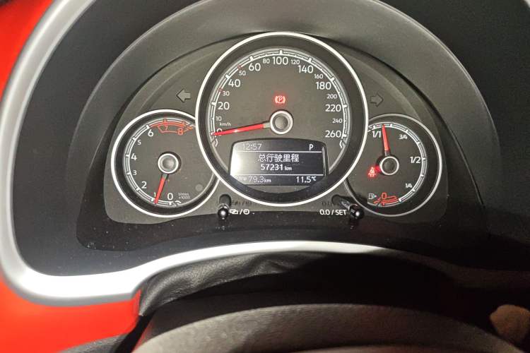 Used Volkswagen Beetle 2018 180TSI Yile Model Odometer Close Up