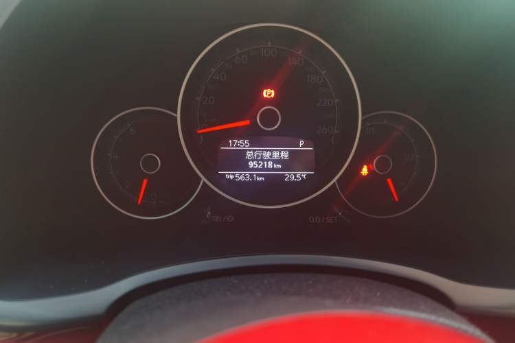 Used Volkswagen Beetle 2018 180TSI Majestic Red Edition Odometer Close Up