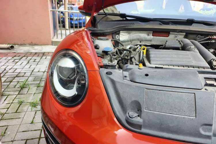 Used Volkswagen Beetle 2018 180TSI Joyful Orange Edition Right Front Headlight
