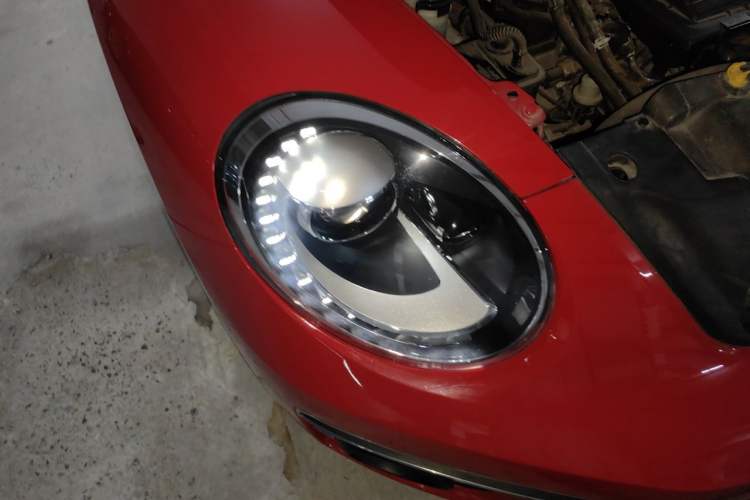 Used Volkswagen Beetle 2018 180TSI Shangle Model Right Front Headlight