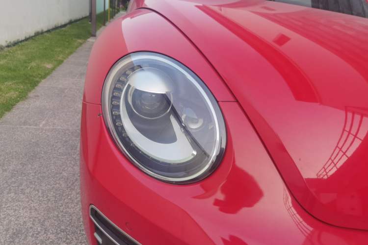 Used Volkswagen Beetle 2018 180TSI Majestic Red Edition Right Front Headlight