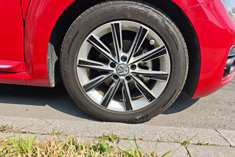 Used Volkswagen Beetle 2018 180TSI Shangle Model Right Front Wheel Hub
